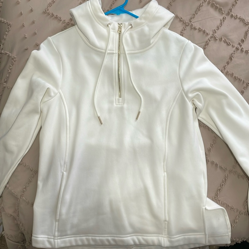 White Avia quarter zip pull over